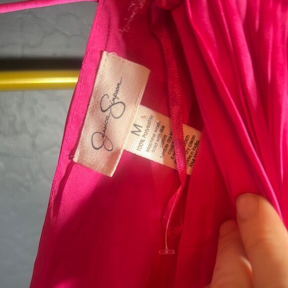 Jessica Simpson Pink dress with V-Neck and Ruched Bust - Picture 2 of 7